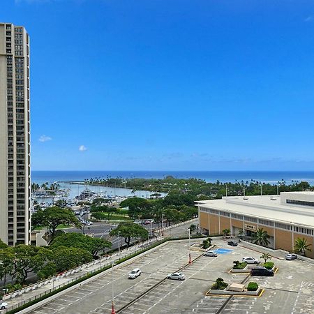 Ocean View Room At Ala Moana Fees Include 호놀룰루 외부 사진