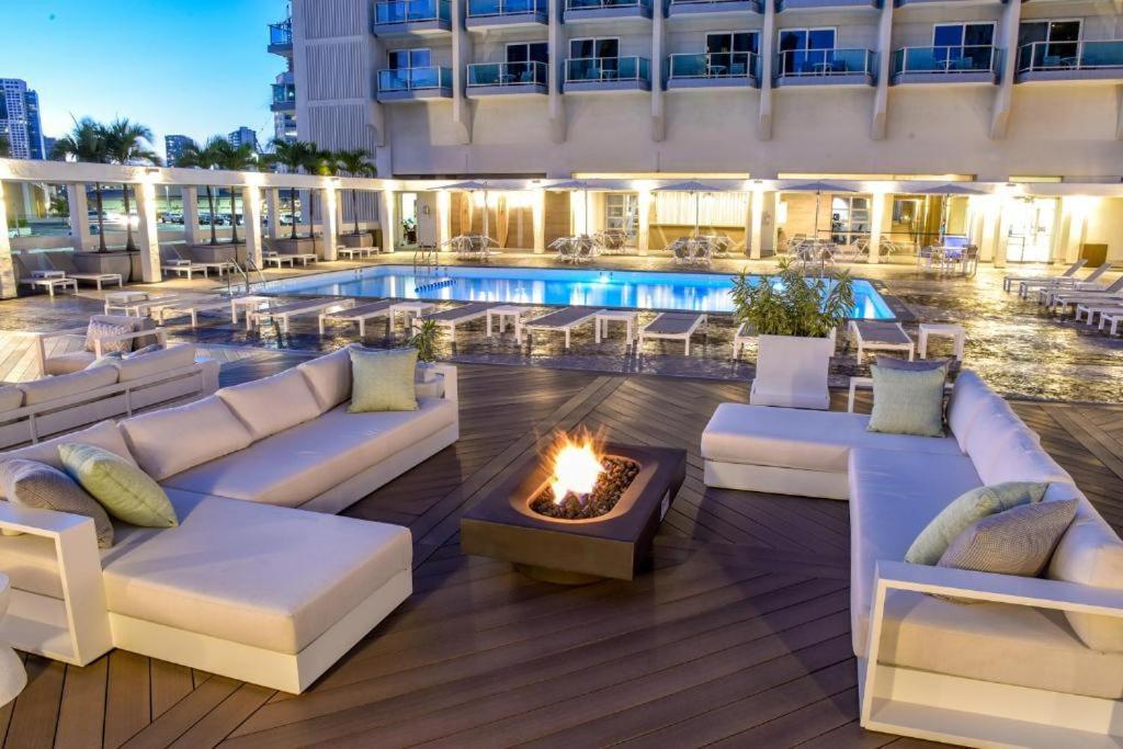 Ocean View Room At Ala Moana Fees Include 호놀룰루 외부 사진